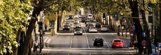 traffic 3612474 1920 1024x350