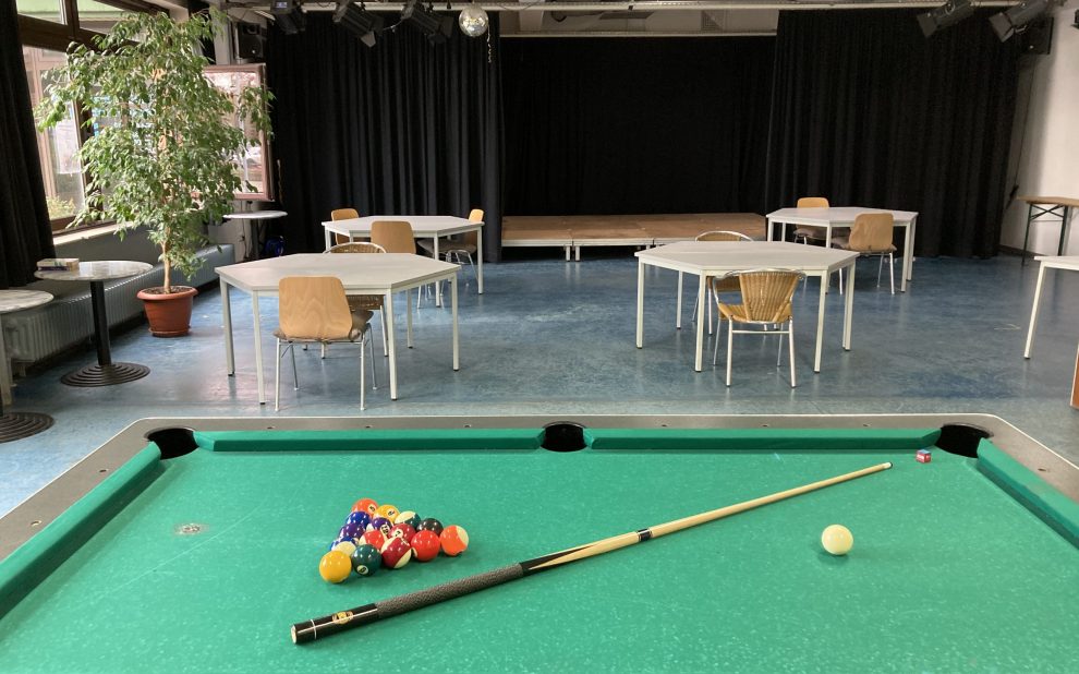 oezkan71 youth center 6102795